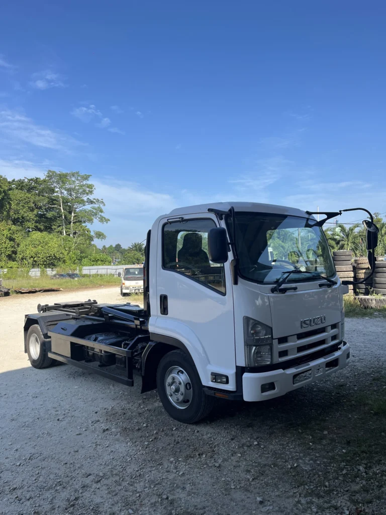 Isuzu FRR90 Arm Roll