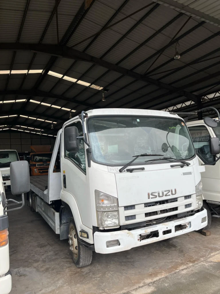Isuzu FRR90 Car Carrier